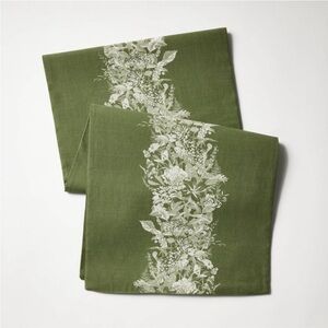 STUDIO MCGEE NWT floral table runner -green -20x90